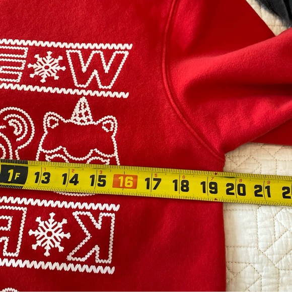 Krew District Authentic graphic print Christmas Holiday cozy red sweatshirt S - Picture 7 of 13